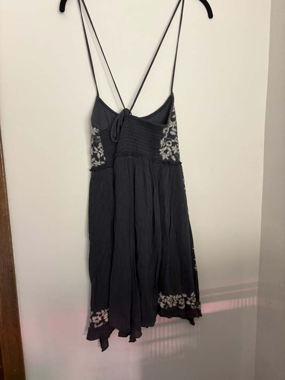 American Eagle Women's Boho Black White Embroidered Sleeveless Mini Dress Sz M - Picture 3 of 5